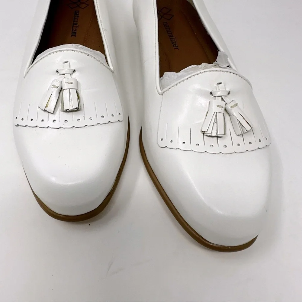 Naturalizer White Leather Tassel Loafers Size 9W - Picture 2 of 11